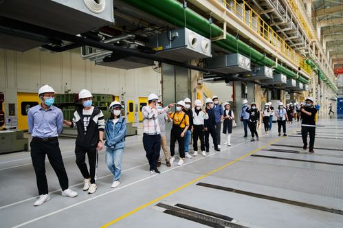 探索領(lǐng)克余姚工廠 科技賦能，服務(wù)未來(lái)